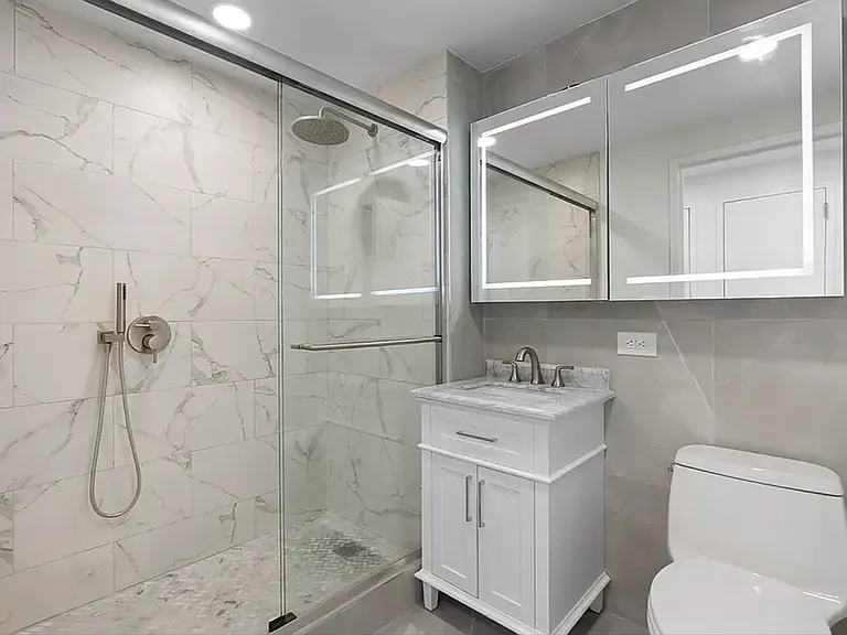 300 W 136th St #PHD — Photo 10