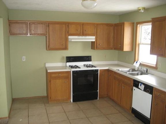 3rd image of 3966 N Port Dr