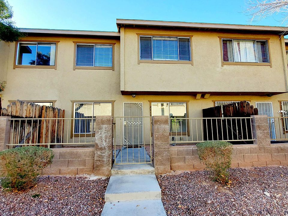 Townhouse 2 story approx living area 1,220 sq ft
