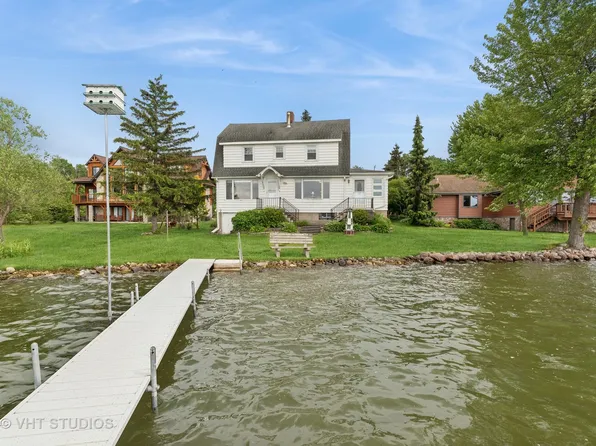 W3954 S Shore Dr, Lake Geneva, WI 53147