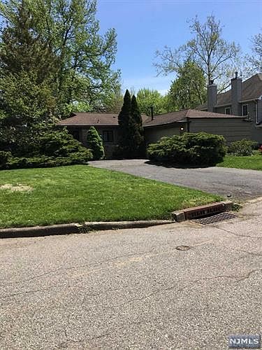1st image of 51 Dogwood Ln