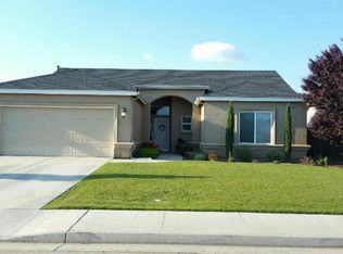 1036 Stephanie St, Selma, CA 93662