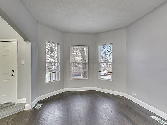 4th image of 7830 S Saint Lawrence Ave