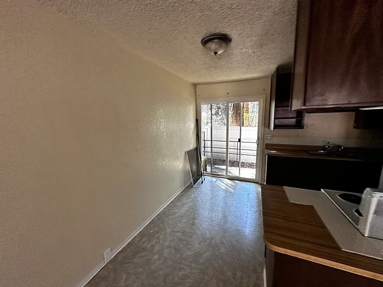 4300 Gray St — Photo 23