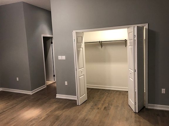 4th image of 1534 W Fullerton Ave #2