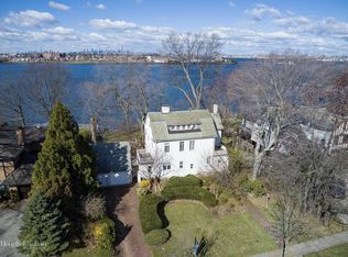 111 Malba Dr, Whitestone, NY 11357
