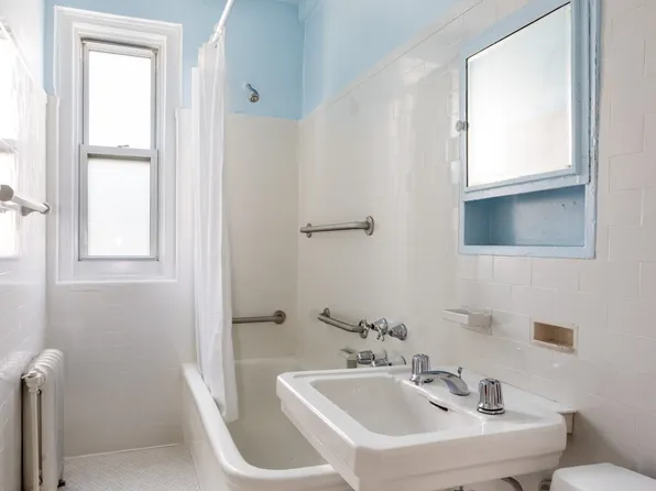 800 West End Avenue image 5 of 7