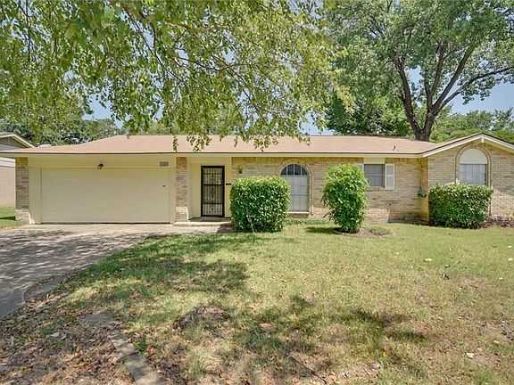 2nd image of 1303 Columbine Ct