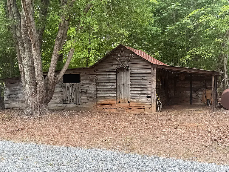 110 Marshall Rd — Photo 8