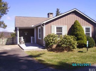 561 Chestnut Dr, Blowing Rock, NC 28605