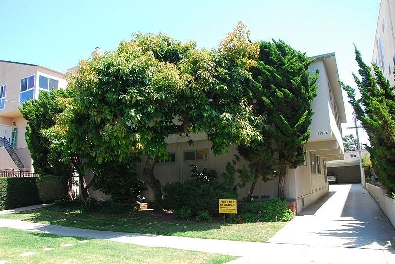 1st image of 11908 Kiowa Ave APT 2