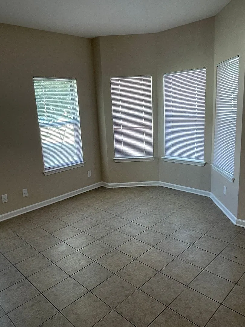 House for Rent — Photo 3