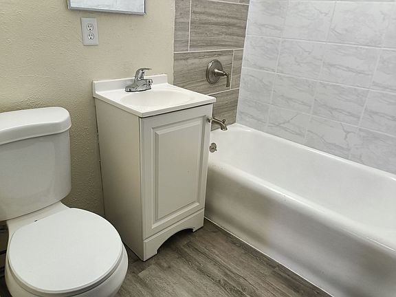 3rd image of 3112 W Glendale Ave APT 1