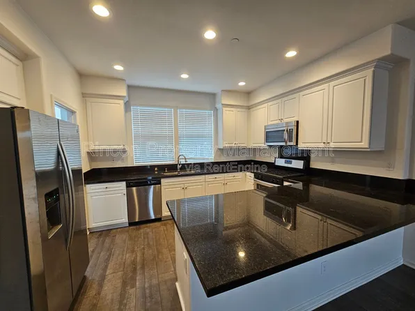 3647 W Hemlock St, Oxnard, CA 93035