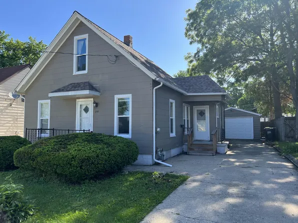 218 Robinson St, Genoa, IL 60135