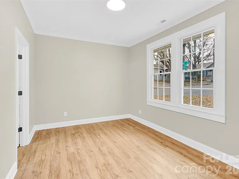 112 Dean St — Photo 10