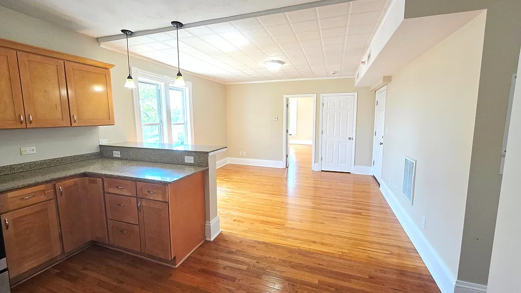 Building Photo - 353 Chandler St #2