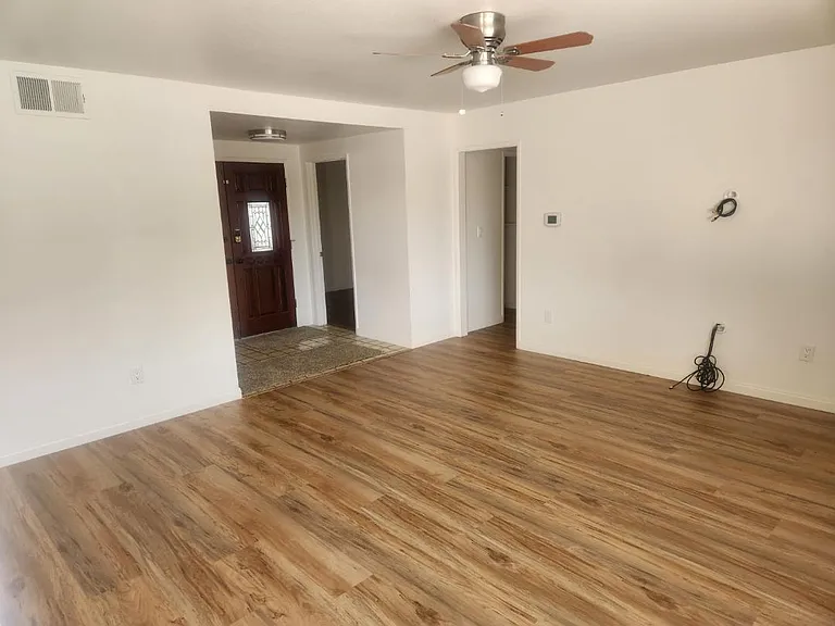 470 Glenhill Dr — Photo 7