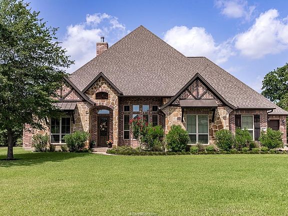 3rd image of 18032 Martingale Ct