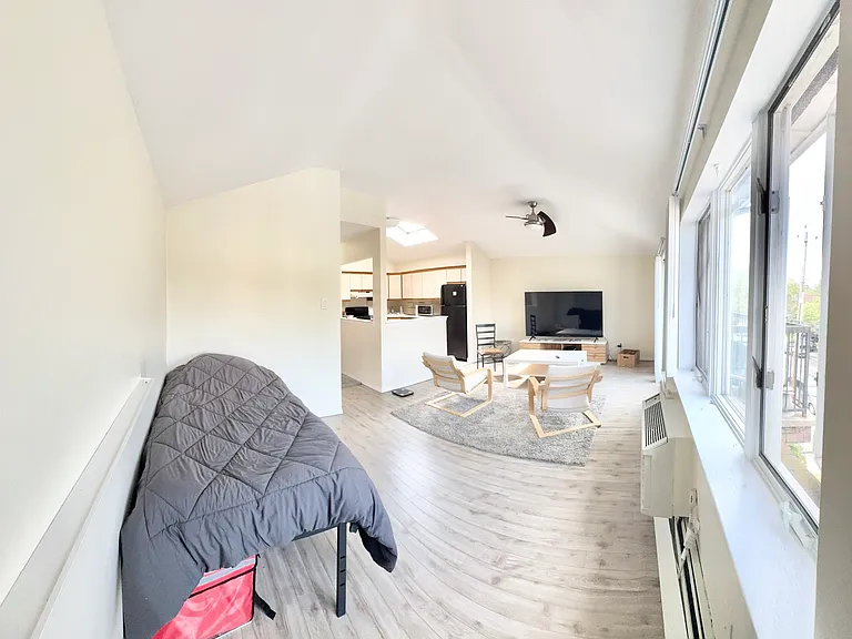 4650 Bedford Ave #3 — Photo 6