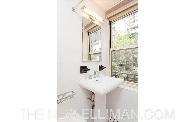 Sold by Douglas Elliman | media 16