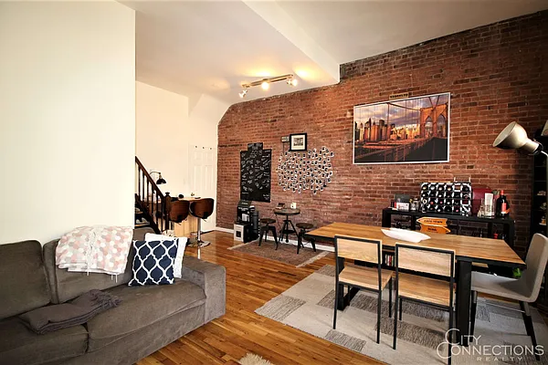 Rented by City Connections Realty | media 31