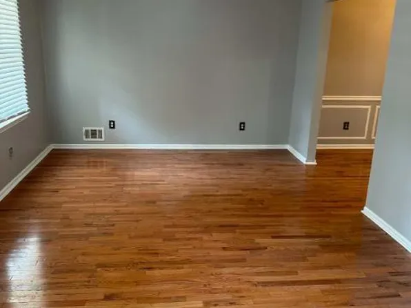 1073 Hasty Ct, Lilburn, GA 30047