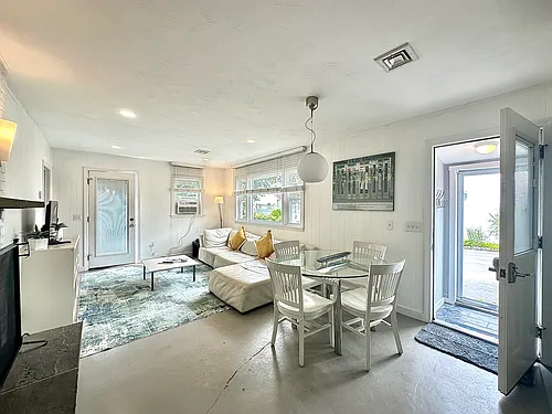 101 Briarwood Ave #B Photo 1