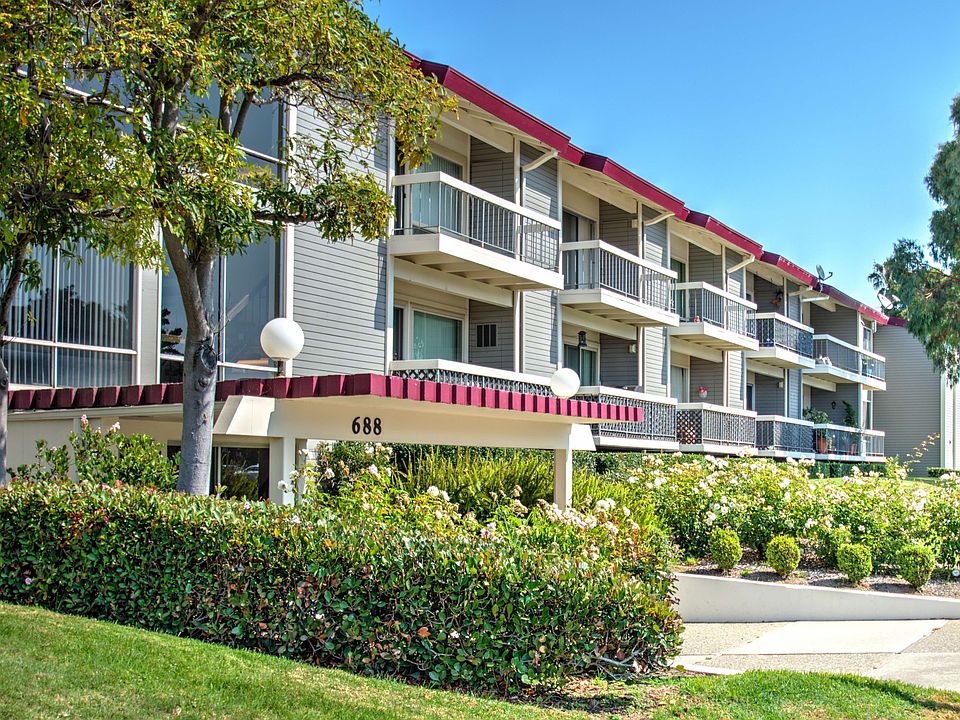 1st image of 688 Mariners Island Blvd APT 115