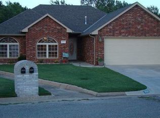 2513 Sleepy Hollow Dr, Enid, OK 73703