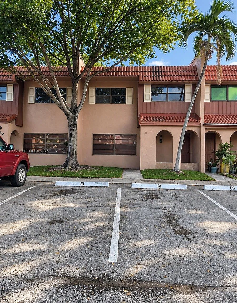 Valencia Village Condo Ph — Photo 3