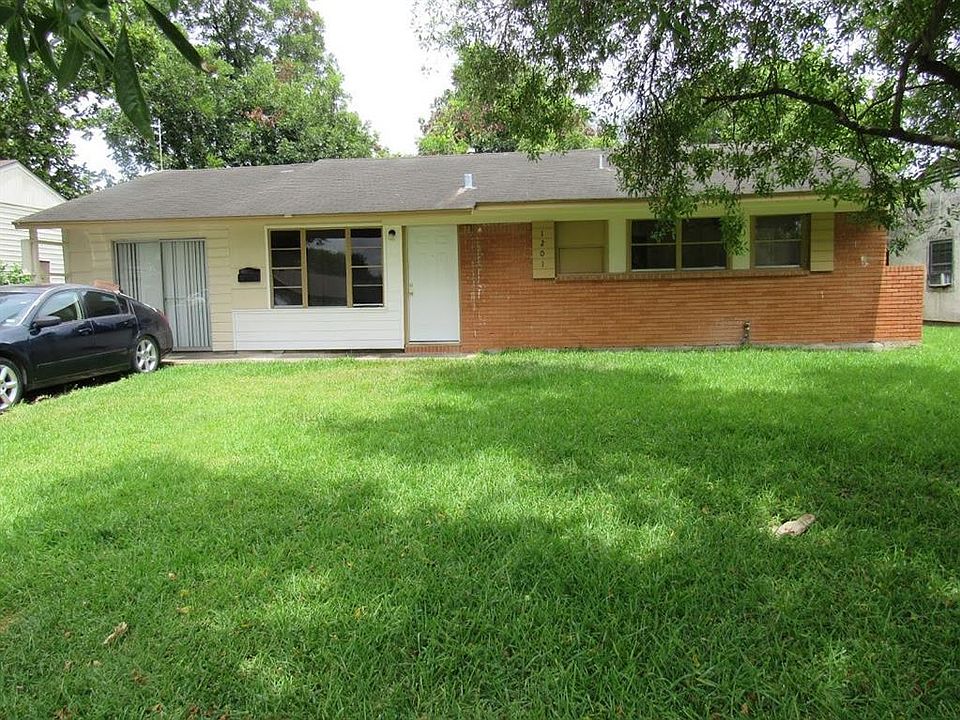 1st image of 1201 Woodlock Dr