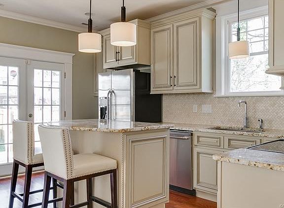 3rd image of 310 Essex Pl