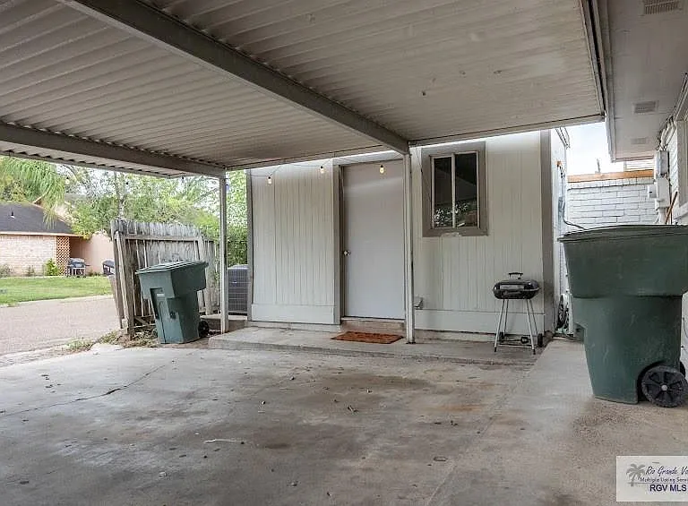 1809 S Williams Ln — Photo 12