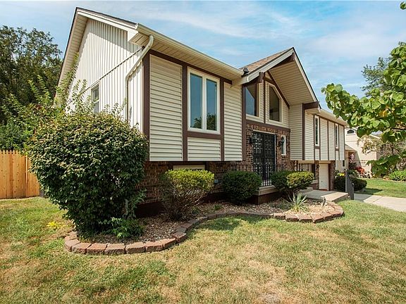 2nd image of 9016 Arlington Ct