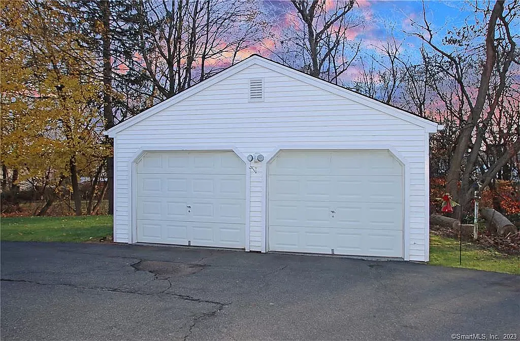 3 bed, 1.5 bath, 1572 sqft, $2,800 — Photo 2