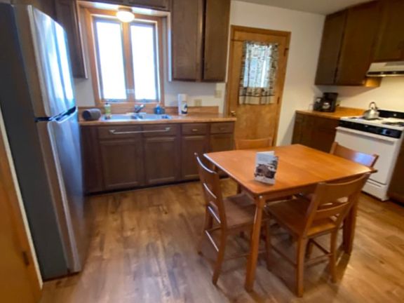 3rd image of 1925 E Mitten Lake Ln