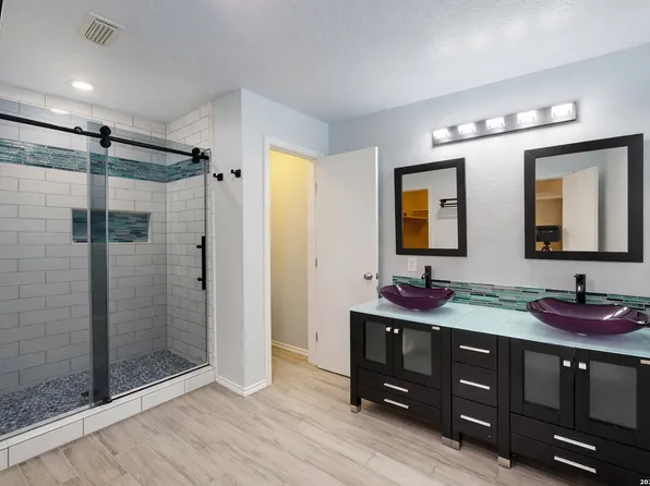 406 bluegrass, San Antonio, TX 78253