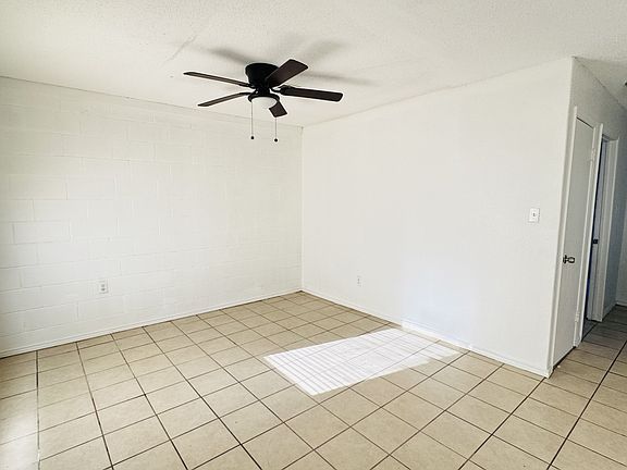 3rd image of 903 W 1st St #2