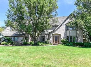 5332 W River Trl, Mequon, WI 53092