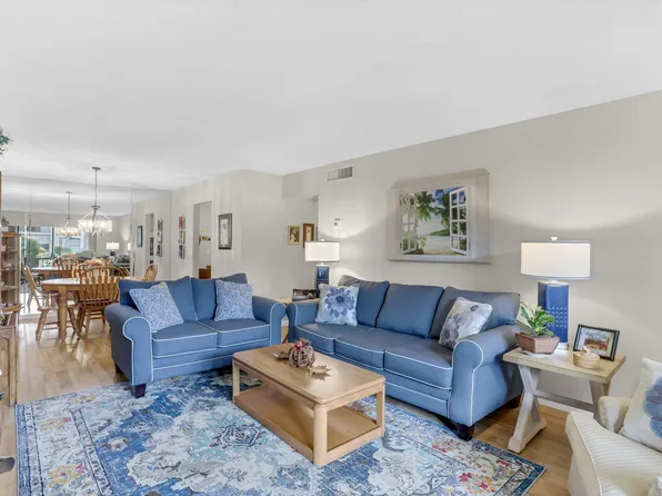 9810 Pineapple Tree Drive #111, Boynton Beach, FL 33436