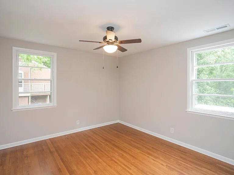 4933 Millerwood Dr — Photo 21