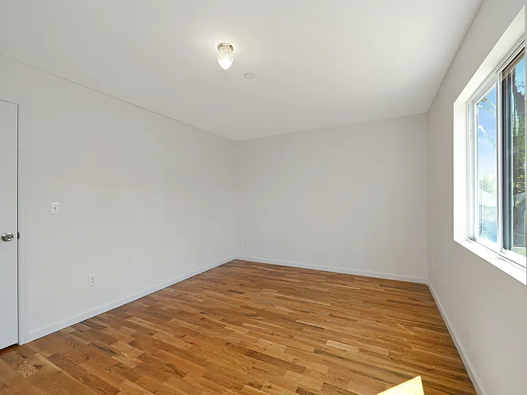 14 Girard St #B — Photo 9