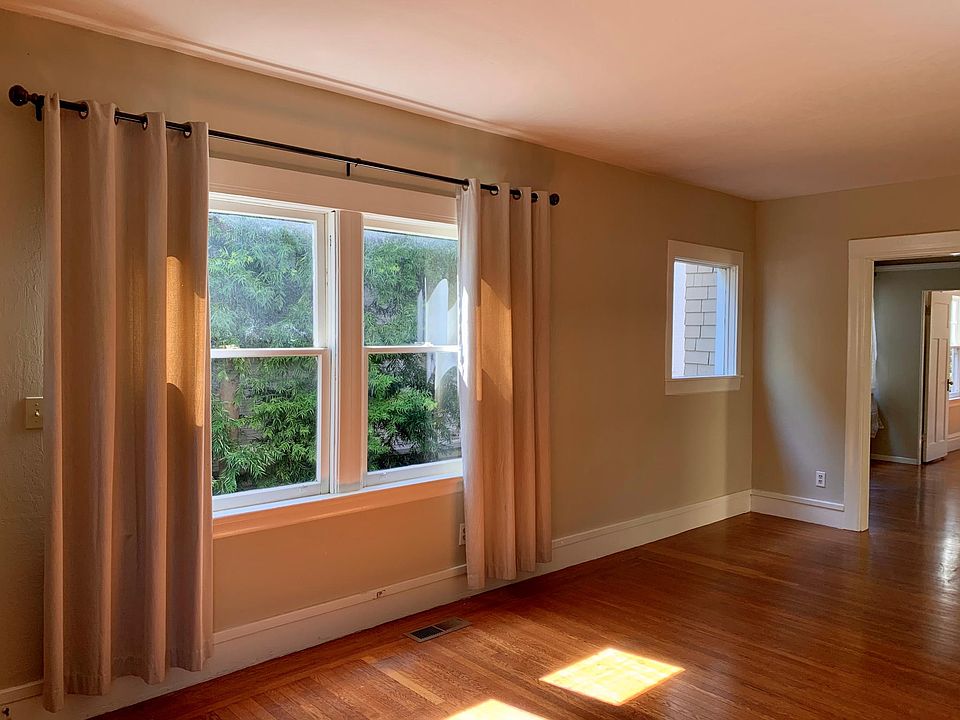 Living room, side windows