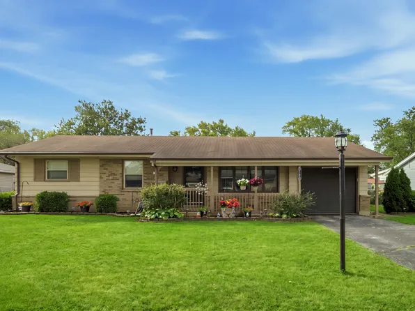 1231 Springdale Ln, Elk Grove Village, IL 60007