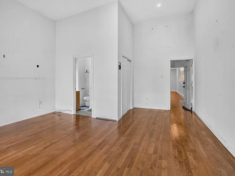 4011 Pine St — Photo 31