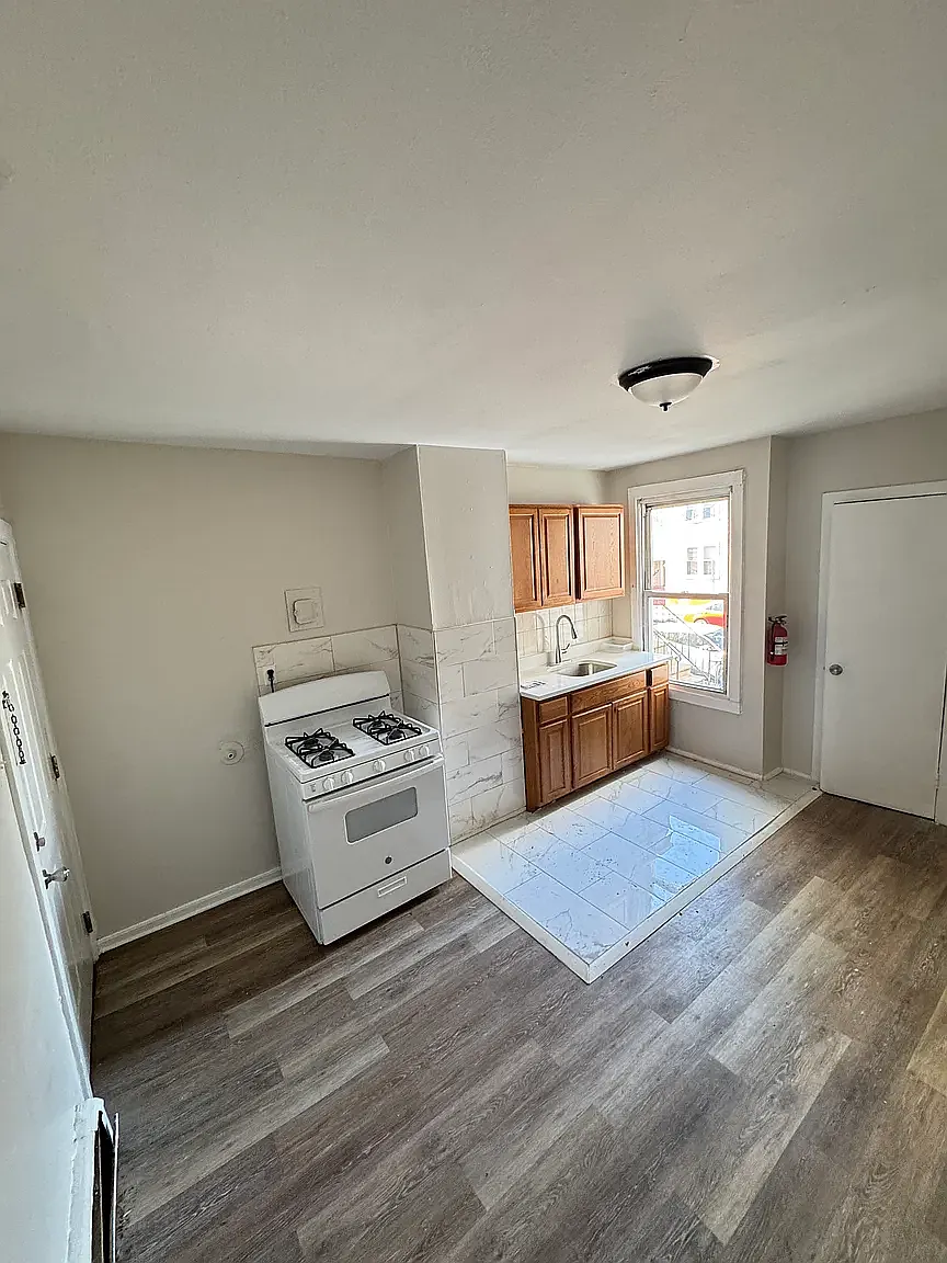 93 Butler St #5C photo 1