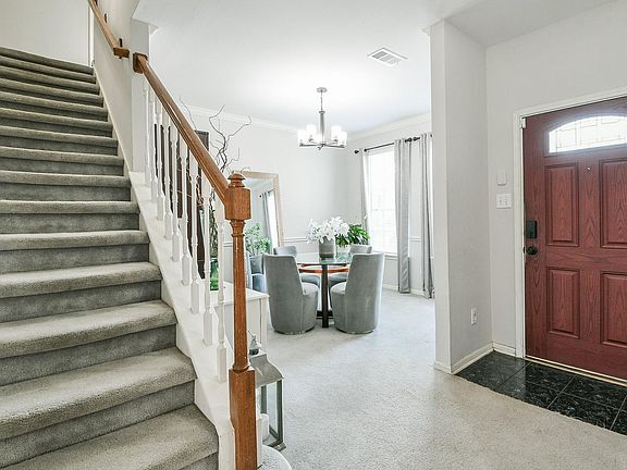3rd image of 8623 Rose Garden Dr