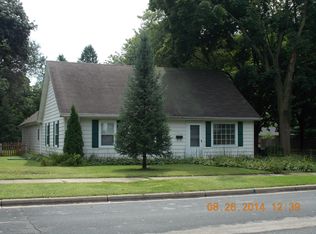 1204 Barnes St, Delavan, WI 53115