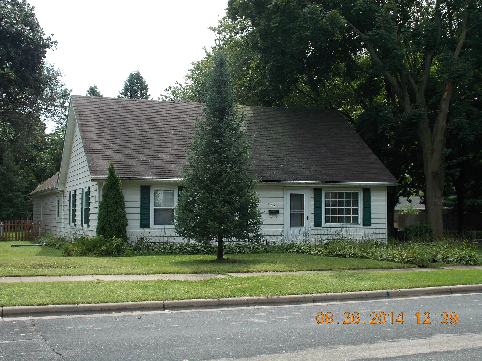 1204 Barnes St photo 1